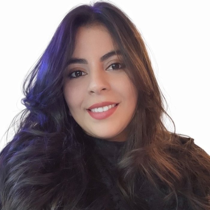 Amina Frayakh, formatrice experte en vente et intelligence artificielle